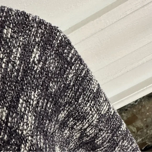Lou & Grey Lightweight Woven Sweater size XS - Picture 6 of 9